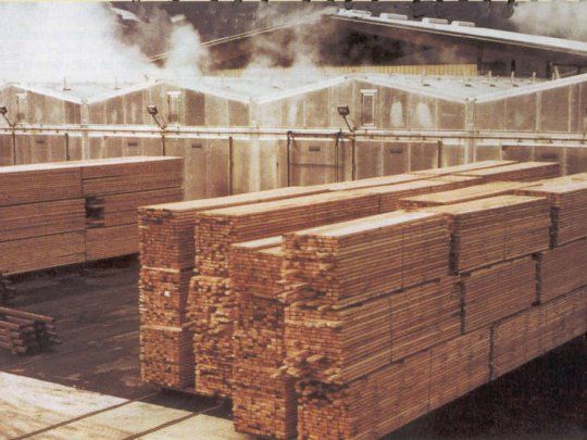 La madera, al ser un recurso renovable, se alinea con las prácticas de construcción sostenible.