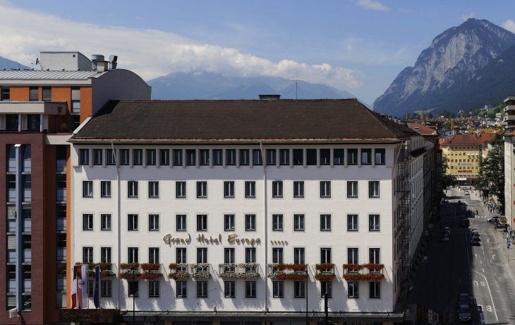 Una recepcionista italiana dio positivo por coronavirus en el Gran Hotel Europa.