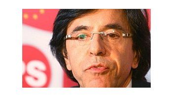 Elio Di Rupo es el encargado de llevar las negociaciones entre los partidos políticos belgas