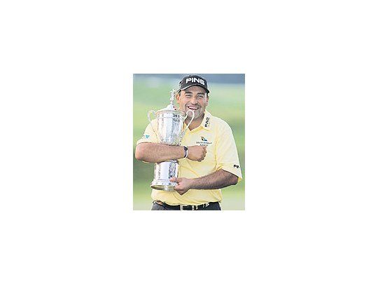 El argentino Angel Cabrera es el primer latinoamericano enconquistar este trofeo, uno de los cuatro más importantes delmundo. De los 7 millones en premios, ganó u$s 1.250.000