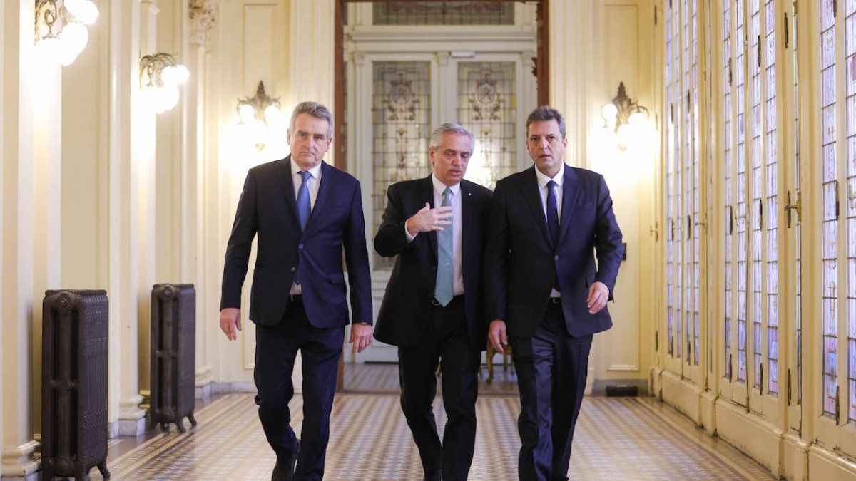 Government adjusts accounts to cover expenses