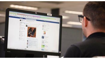 ámbito.com | El especialista en derecho digital Francisco Vera Hott alertó sobre la acumulación de información de usuarios en internet: Nuestros datos se usan cada vez más sin nuestro conocimiento ni consentimiento. Inteligencia artificial, fintech y big data, la s