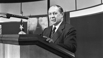 Álvaro Alsogaray, ministro de Hacienda de Arturo Frondizi, pronunció la frase hay que pasar el invierno el 25 de junio de 1959, al lanzar un plan económico con fuertes ajustes.