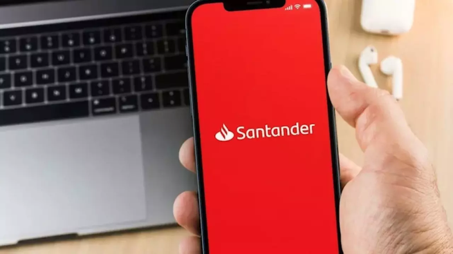 Usuarios reportaron fallas en la app de Santander México.