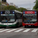 A partir de hoy, más de 100 líneas de colectivos que se mueven por el AMBA, aumentarán sus tarifas. A partir de hoy, más de 100 líneas de colectivos que se mueven por el AMBA, aumentarán sus tarifas.