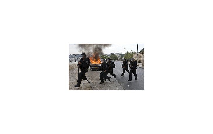 Los disturbios se produjeron después de que un palestino fuera abatido de madrugada por disparos de un guardia de seguridad israelí.