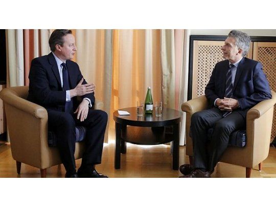 David Cameron y Mauricio Macri dialogaron durante unos pocos minutos en el marco del último Foro Mundial Económico de Davos.