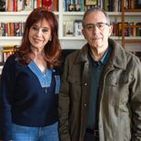 La exmandataria Cristina Kirchner recibió a Carlos Maslatón en su departamento de Constitución. La exmandataria Cristina Kirchner recibió a Carlos Maslatón en su departamento de Constitución.