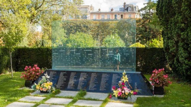 El tribunal condenó a cada una de las empresas a pagar la multa máxima por homicidio culposo corporativo, tras el accidente en el que murieron 228 personas hoy recordadas en el cementerio de París. El tribunal condenó a cada una de las empresas a pagar la multa máxima por homicidio culposo corporativo, tras el accidente en el que murieron 228 personas hoy recordadas en el cementerio de París.