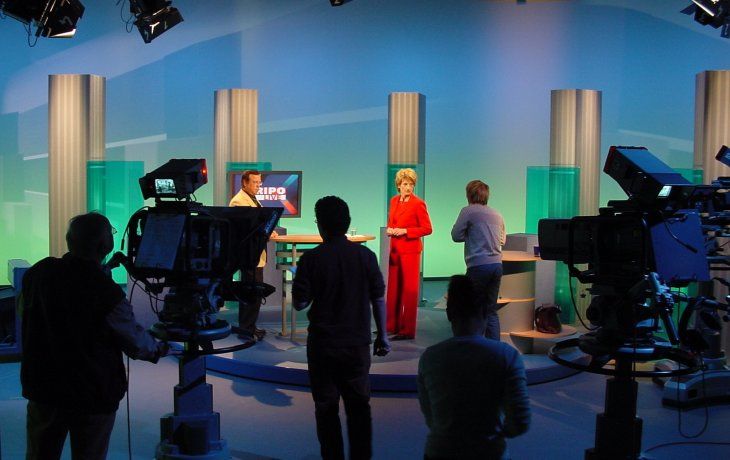 El Enacom propone limitar los invitados a los programas televisivos para contribuir al aislamiento