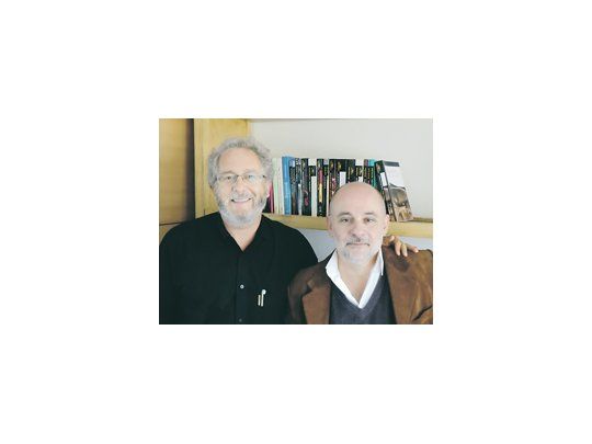 Faciolince y Correas escribieron, con distintas perspectivas, sobre el asesinato de un hombre (padre del primero) en manos de sicarios de Medellín, en cuyo bolsillo había un poema inédito de Borges.