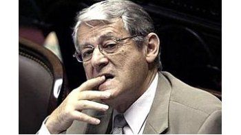 Carlos Kunkel.
