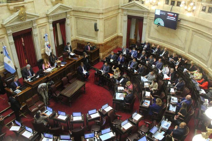 La pelea en el radicalismo llega al Senado: Lousteau perderá un cargo que reemplazará Carolina Losada La pelea en el radicalismo llega al Senado: Lousteau perderá un cargo que reemplazará Carolina Losada