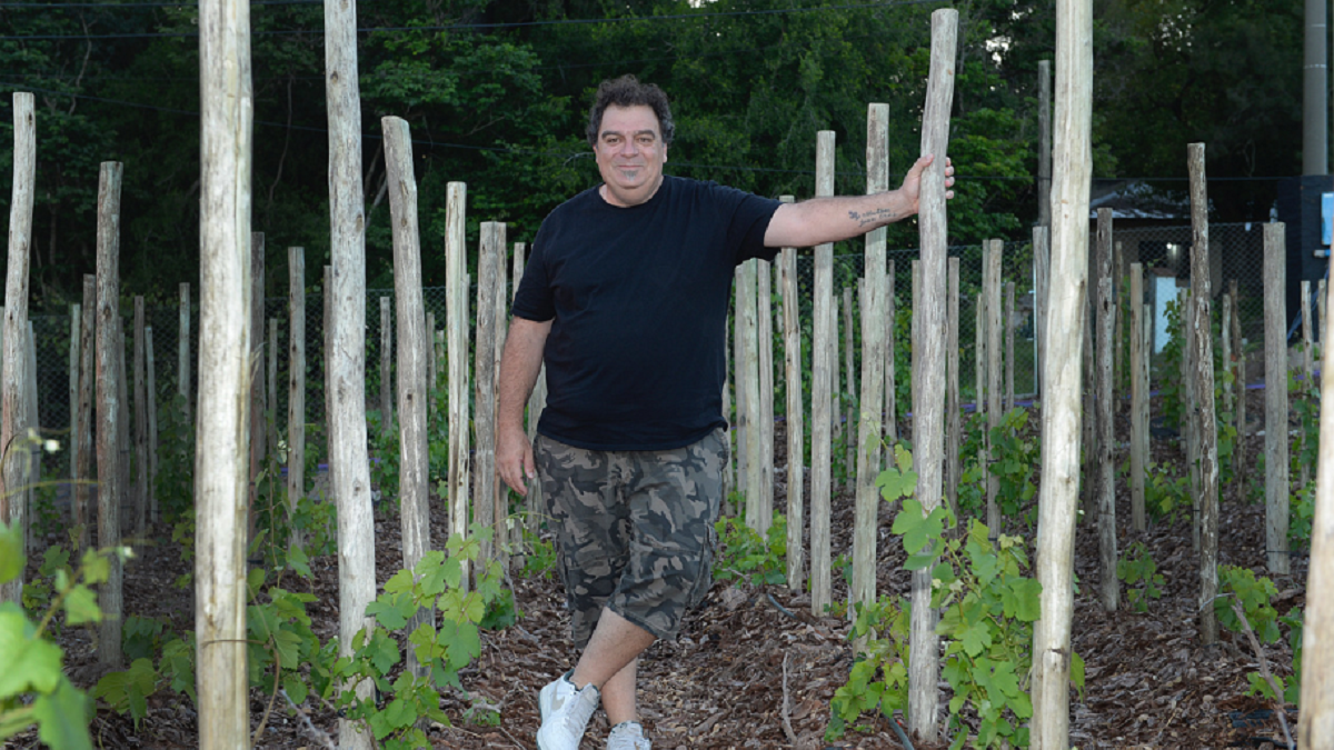 Alejandro Vigil arrives in Cardales with an ambitious project that will include a vineyard, restaurant and a winery Alejandro Vigil arrives in Cardales with an ambitious project that will include a vineyard, restaurant and a winery