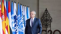 alberto fernandez arribo al pais tras participar su gira por asia y europa 
