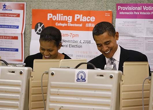 Según las primeras proyecciones, Obama aventaja a McCain (foto 1)