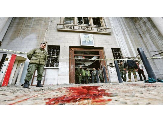 HORROR cotidiano. Siria cumplió su sexto aniversario de guerra civil con más muertes: 32 personas fallecieron en dos atentados en Damasco.