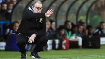 Marcelo Bielsa busca el ascenso con Leeds.