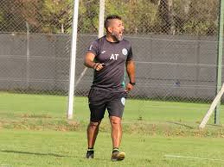 Livio Prieto se controvirtió en promesa del fútbol argentino por su despliegue en el campo de juego y su impronta a la hora manejar la pelota