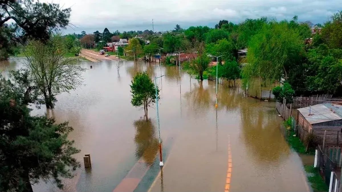 Efecto El Niño: las inundaciones agravan la situación en el Litoral y hay cientos de evacuados
