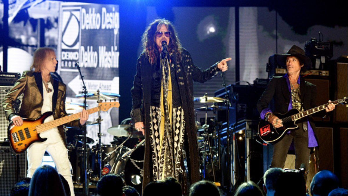 Steven Tyler enters rehab and Aerosmith cancels a series of concerts in Las Vegas