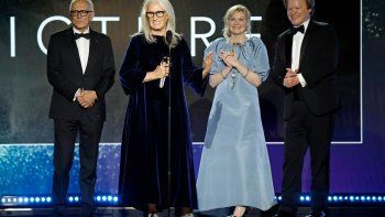 el poder del perro de campion suma galardones en los critics choice awards