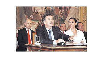 ámbito.com | El jefe de Gabinete porteño, Horacio Rodríguez Larreta; Mauricio Macri; el ministro de Salud,Jorge Lemos, y Gabriela Michetti, ayer durante el anuncio de la intervención de la Obra Socialde Buenos Aires, donde el jefe de Gobierno admitió que por esa a