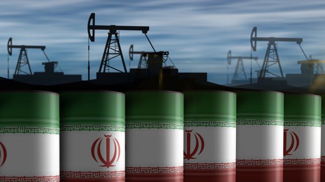 Irán, el tercer mayor productor de la Organización de Países Exportadores de Petróleo (OPEP), extrae alrededor del 4,5% del suministro mundial de petróleo.