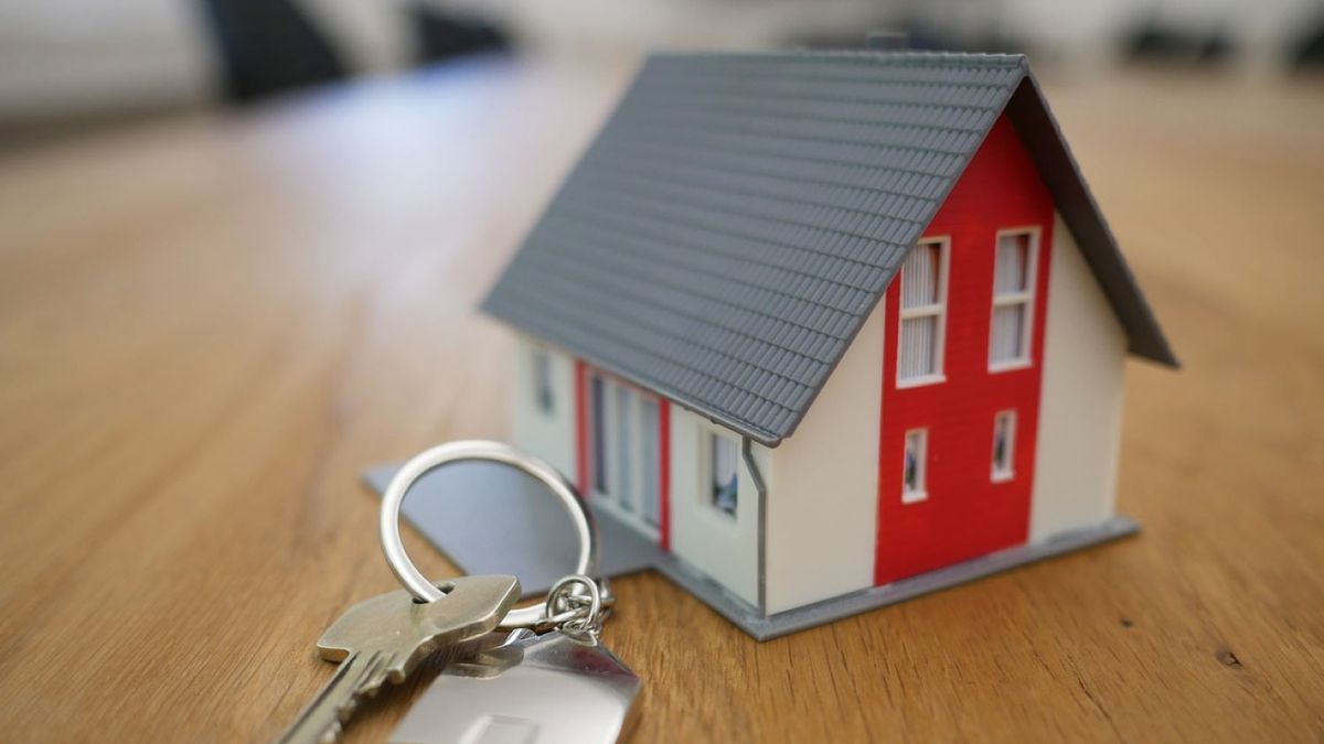 Créditos hipotecarios: cuánto se necesita para comprar una vivienda de u$s100.000 y por qué Nación y BBVA dominan el mercado