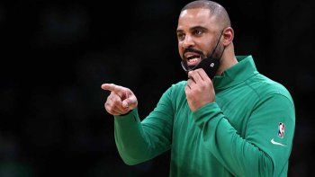 Escándalo. Ime Udoka, entrenador de Boston Celtics, el subcampeón del a NBA, fue echado por romper el código de conducta.