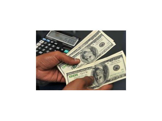 Dólar oficial cotizó estable a $ 8,16 y el blue a $ 12
