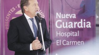 Demanda. El gobernador radical Rodolfo Suarez había calificado de “electoralistas” y “demagógicas” las medidas impulsadas por Sergio Massa respecto de la quita de Ganancias y del IVA, dos tributos coparticipables.