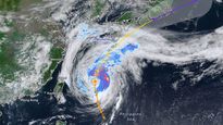 Por el tifón, se cancelaron más de 300 vuelos este martes.