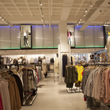 La firma mantendrá su red de locales comerciales, pero la etiqueta de Hecho en Uruguay será reemplazada definitivamente por productos traídos de Asia y la región. La firma mantendrá su red de locales comerciales, pero la etiqueta de Hecho en Uruguay será reemplazada definitivamente por productos traídos de Asia y la región.
