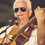 Yambay fue declarado Tesoro Vivo de la Música por la Unesco. Yambay fue declarado Tesoro Vivo de la Música por la Unesco.