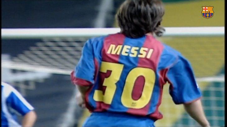 Lionel Messi lució la 30 en su partido debut en Barcelona