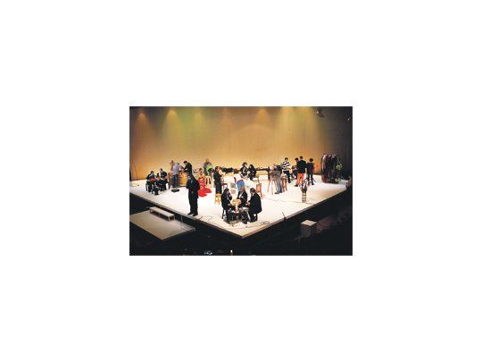 En “Las personas”, 22 empleados del San Martín comparten con el público anécdotas laborales y personales, y dejan en primer plano el profundo afecto que los une al teatro.