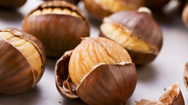 El paso a paso para cocinar castañas en el microondas.