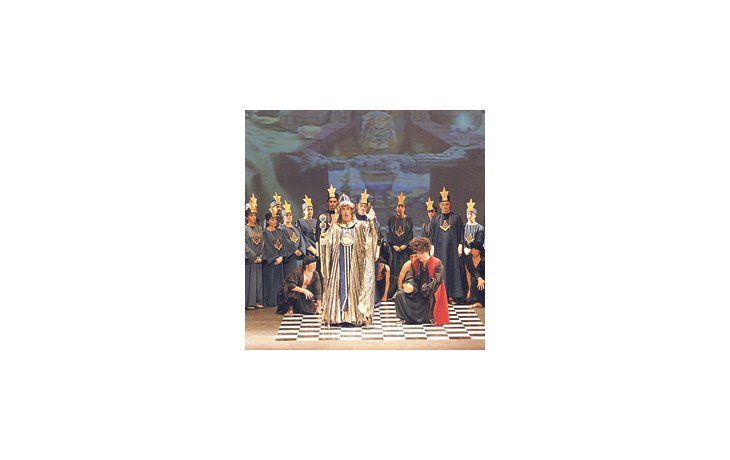 ámbito.com | Sarastro y la invocación en la correcta puesta de Eduardo Casullo, dirigida musicalmente por Tania Morandini.