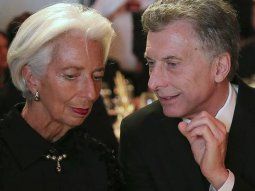 La exdirectora gerente del FMI, Christine Lagarde, junto al presidente Mauricio Macri, en momentos de la rubrica del acuerdo.
