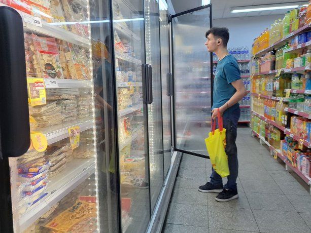 Supermercados funcionan con cronograma especial por el paro. Supermercados funcionan con cronograma especial por el paro.