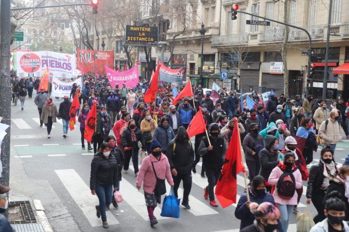 La convocatoria tuvo como punto de partida el Congreso de la Nación, donde los manifestantes se congregaron cerca de las 15.30
