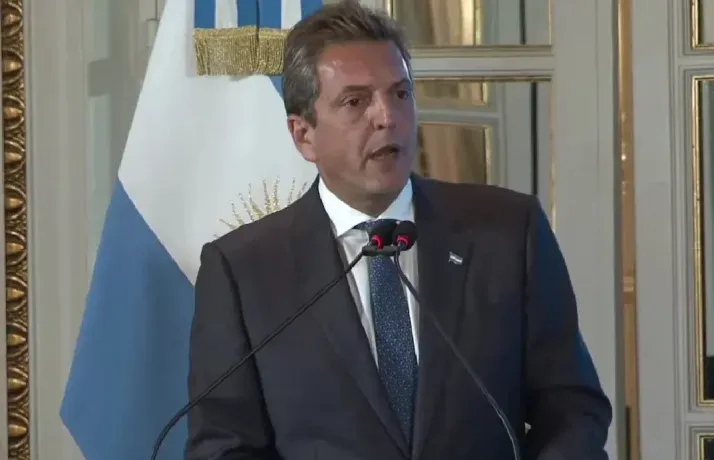 El candidato de UP&nbsp; disertó este mediodía ante empresarios en el Hotel Alvear.
