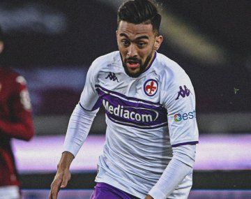 Nicolás González marcó en Fiorentina pero no pudo evitar una dura derrota que lo sacó de Europa.
