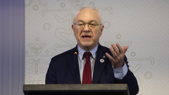 La posición de Uruguay es bajar las tensiones en el Caribe urgentemente, afirmó Mario Lubetkin sobre el conflicto entre Estados Unidos y Venezuela.