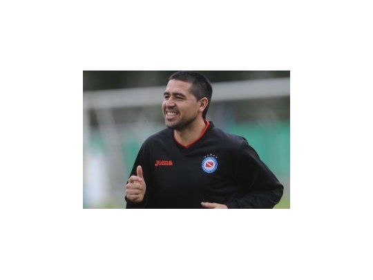 Riquelme sigue su puesta a punto para el debut de Argentinos en la B Nacional.