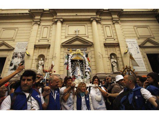 No hay división en la peregrinación a Luján, indicó Poli, al tiempo que hizo un fuerte llamado a la paz, al decir que los argentinos tienen la necesidad de vivir sin violencia.
