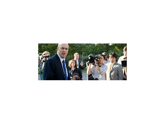 Paulson promete usar todas las herramientas para frenar la crisis y urge a que se apruebe el rescate