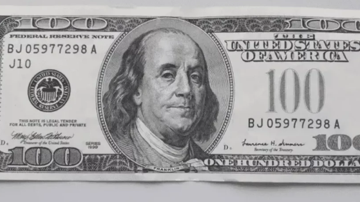 The 100 dollar bill with an error that circulates in Argentina and sells for 200 thousand on the internet