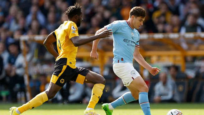 Julián Álvarez jugó poco más de 20 minutos ante Wolverhampton.